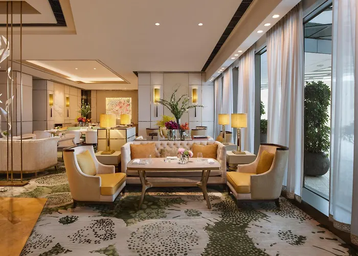 Mandarin Oriental, Hotel