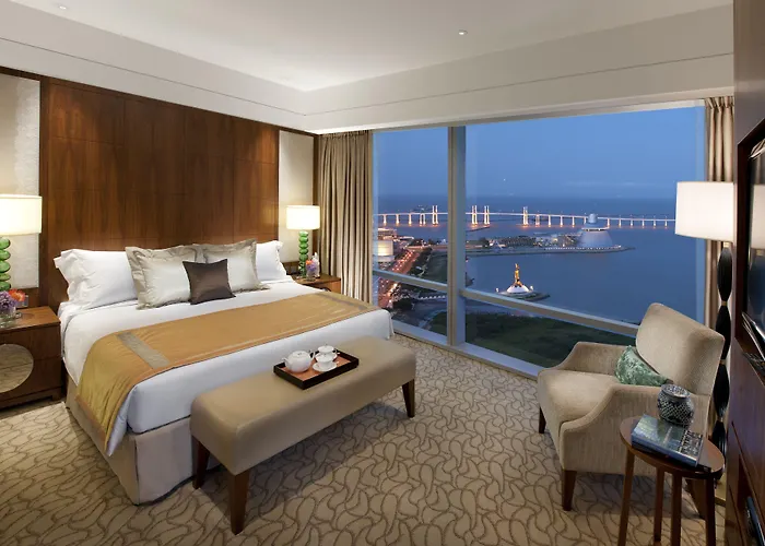 Mandarin Oriental, Hotel