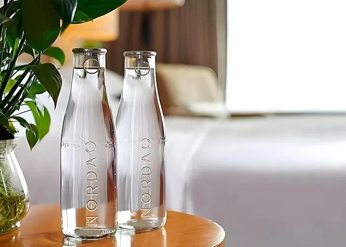 Mandarin Oriental, Hotel