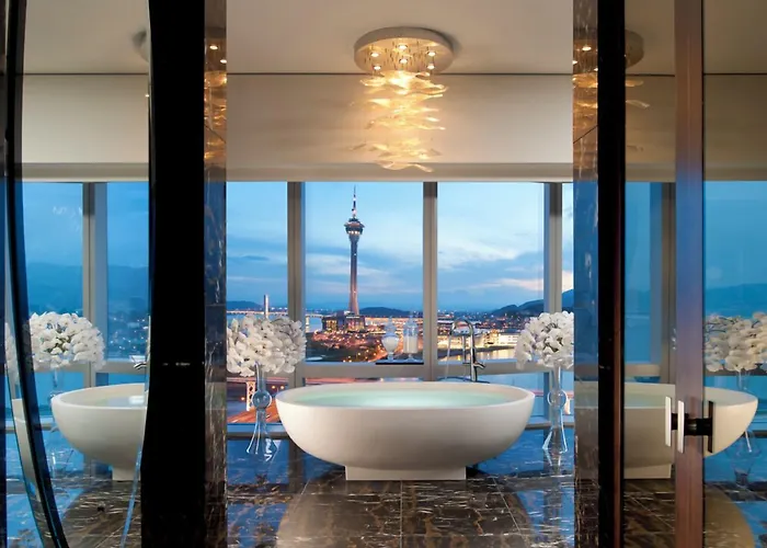 Mandarin Oriental, Hotel