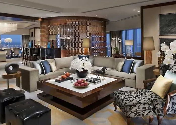 Mandarin Oriental, Hotel
